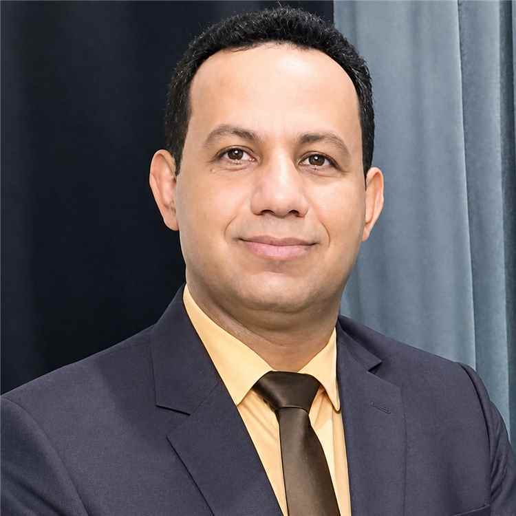 كاتب سياسي: الحو-ثي يلاحق الجياع والأصوات الناقلة لمعاناتهم بعد نهب مقدرات اليمنيين
