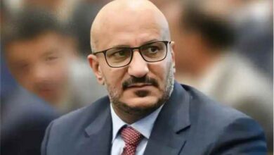 كاتب سياسي يوجه رسالة إلى طارق صالح: غيّر المسار قبل أن يفرضه عليك الآخرون