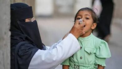 كارثة صحية تلوح في الأفق.. 5 ملايين طفل يمني مهددون بعد تعثر وصول اللقاحات