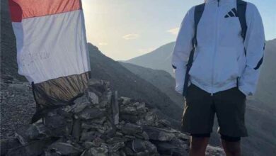المشهد اليمني - لأول مرة في التاريخ.. علم اليمن يرفرف على قمة مون بويه بجبال الألب الفرنسية