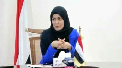 المشهد اليمني - "لا تعيش إلا بالحرب".. وزيرة يمنية تفجّر مفاجأة مدوية وتعلن "قرب ساعة الصفر" ضد الحوثيين