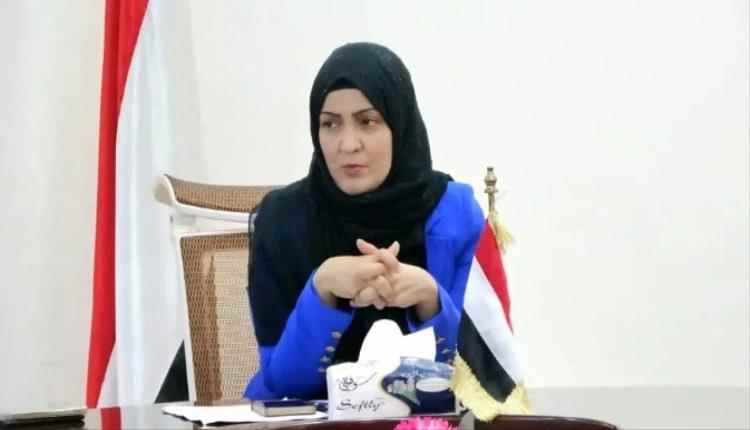 المشهد اليمني - "لا تعيش إلا بالحرب".. وزيرة يمنية تفجّر مفاجأة مدوية وتعلن "قرب ساعة الصفر" ضد الحوثيين