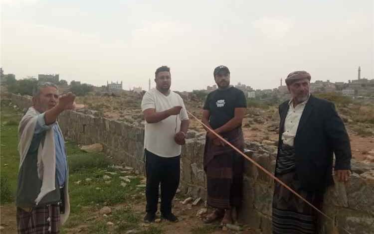 لجنة من وزارة الشباب والرياضة تزور نادي الهلال بيافع