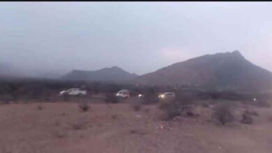 المشهد اليمني - لحظة وصول جثمان القائد "أبو العز" الردفاني إلى بردفان.. ومشهد مهيب يبكي الحجر