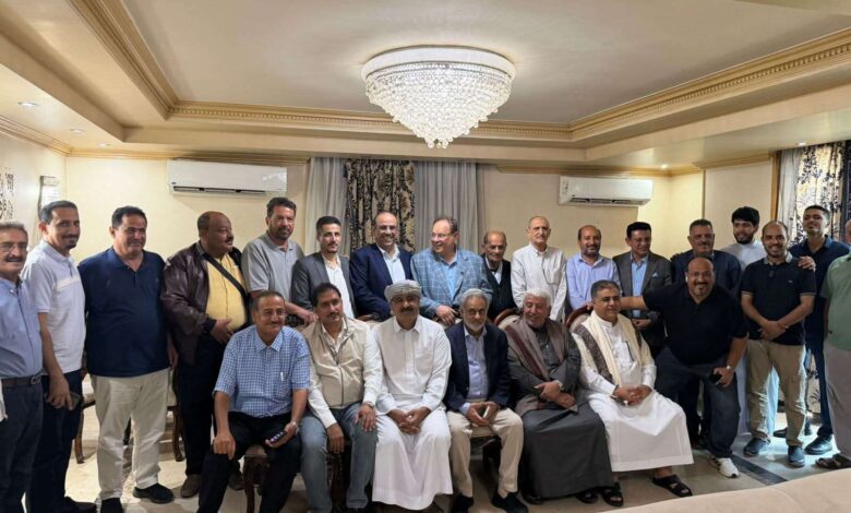 لقاء جنوبي واسع في منزل العيسي بعد مأدبة غداء أقامها على شرف الميسري