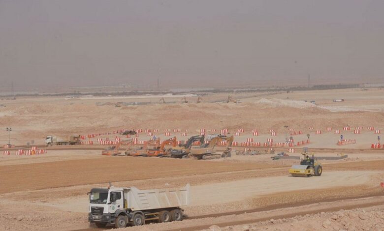 للسيطرة على الغبار والرصد الرقمي اللحظي.. إلزام مشاريع الرياض بـ 11 ضابطًا بيئيًا