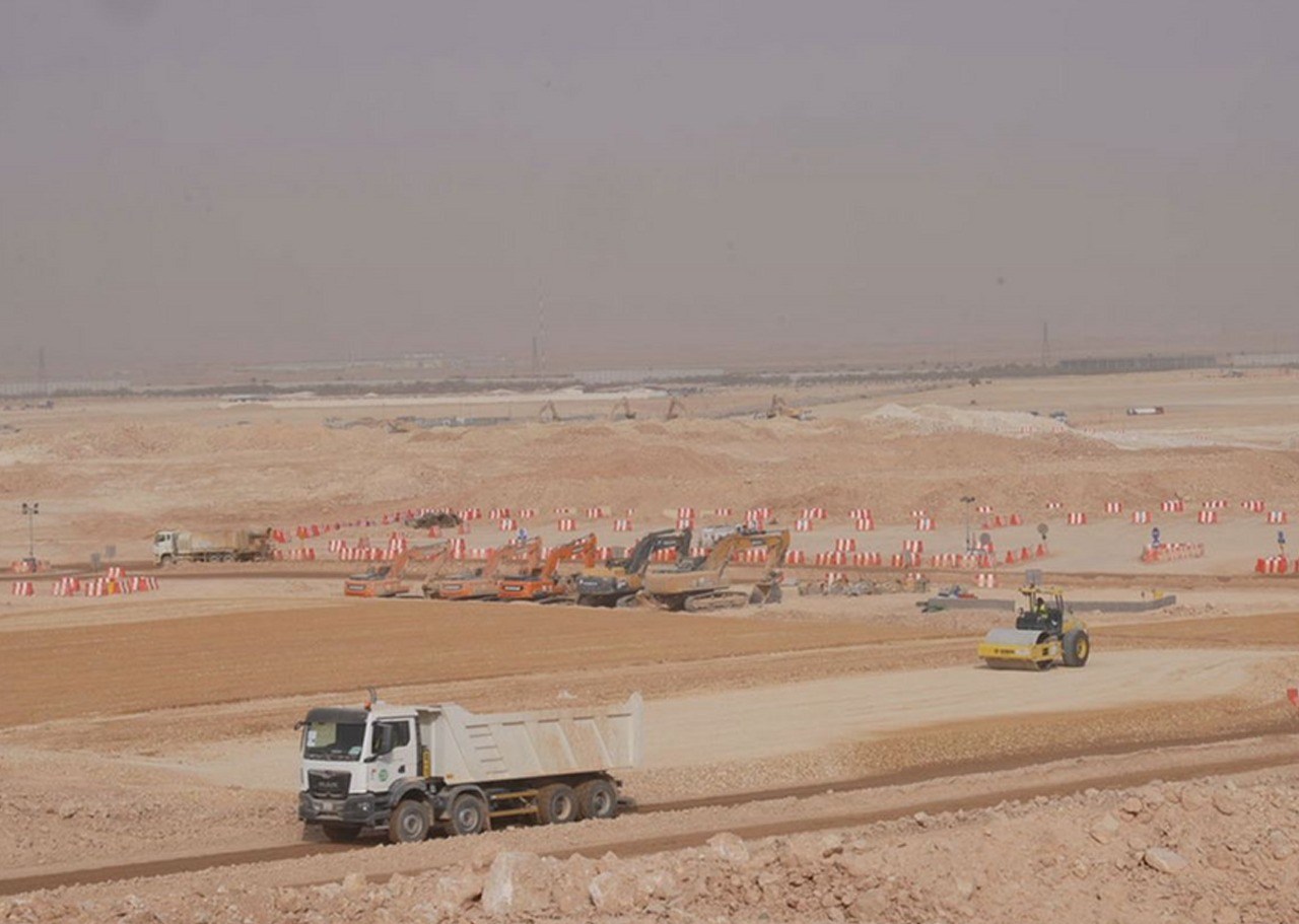للسيطرة على الغبار والرصد الرقمي اللحظي.. إلزام مشاريع الرياض بـ 11 ضابطًا بيئيًا