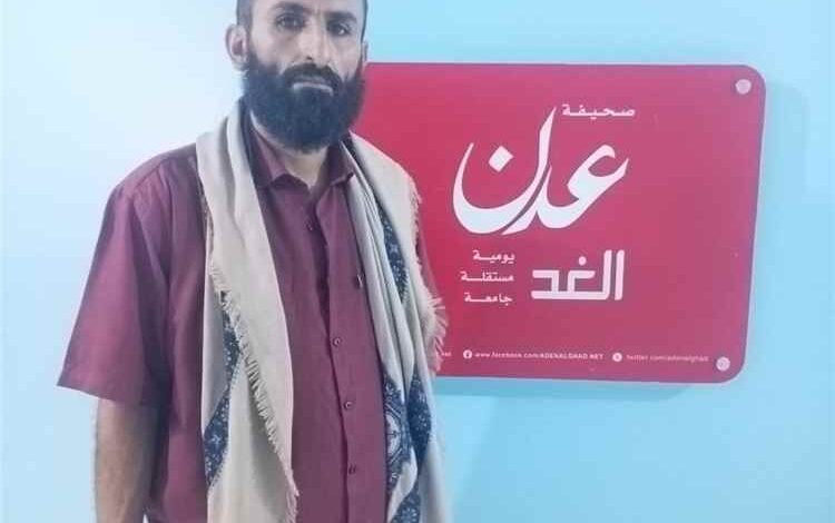 للمرة الثانية.. مواطن يحضر إلى «عدن الغد» ويجدد مناشدته لمحافظ أبين لإنصافه.. فهل يستجيب؟