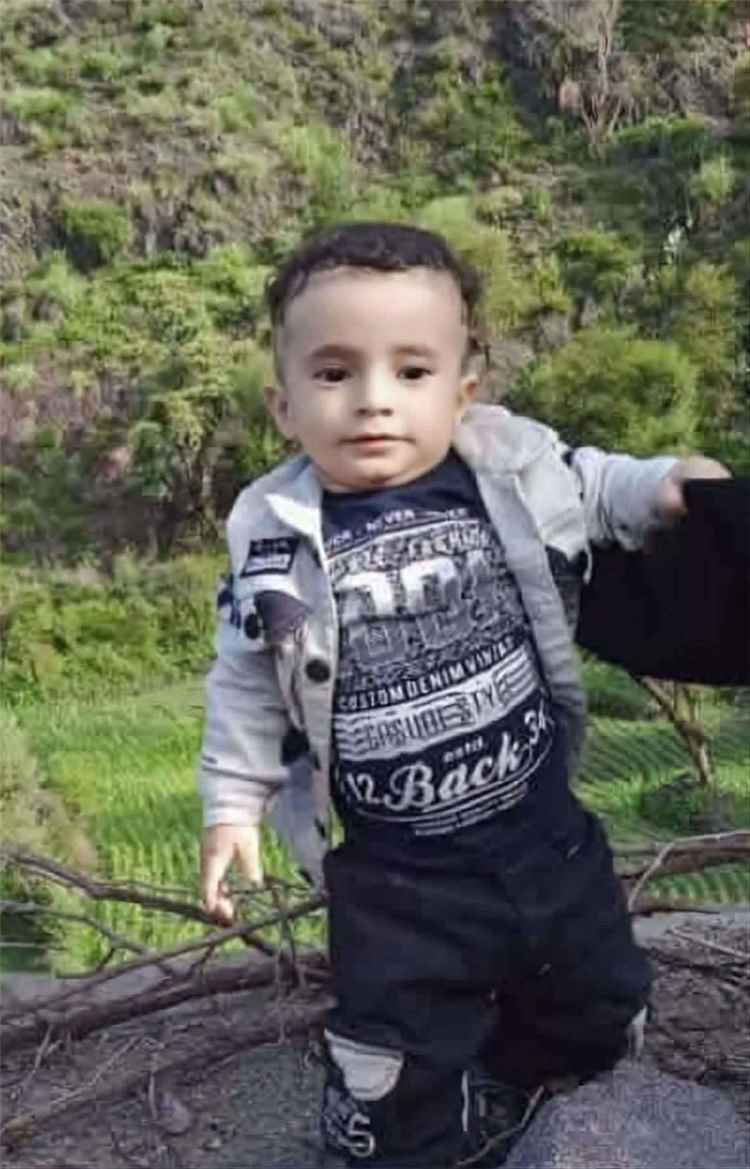 المشهد اليمني - "لم يُكمل عامه الثالث"؟!.. تفاصيل مؤلمة عن وفاة طفل في وعاء ماء بتعز