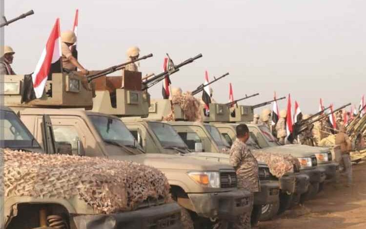 لماذا يرفع اليمنيون علم الجمهورية في مواجهة الحو ثي؟.. قراءة في رمزية المعركة بين الدولة ومشروع الولاية