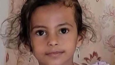 المشهد اليمني - مأساة في القبيطة.. وفاة طفلة وإصابة شقيقتها جراء تساقط أحجار خلفتها الأمطار