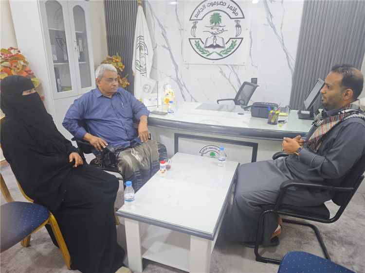 مؤتمر حضرموت الجامع يؤكد تمكين المرأة وتعزيز حضورها في مواقع صنع القرار