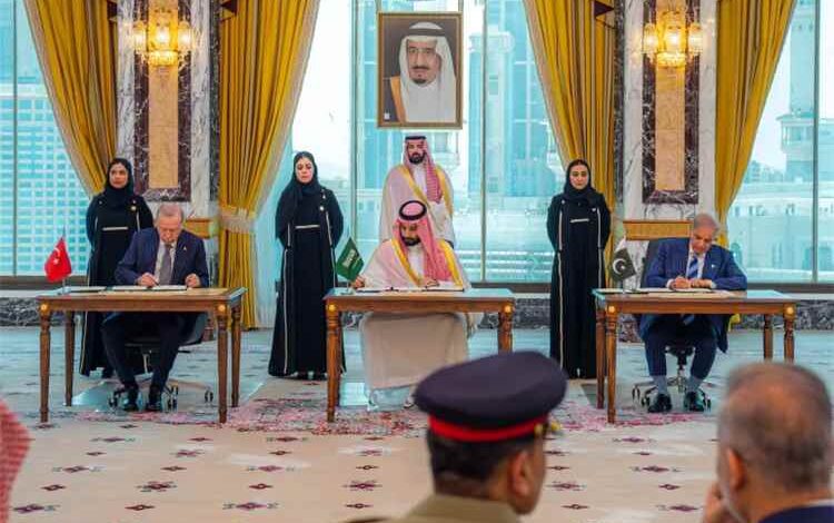 المشهد اليمني - ماذا تعني اتفاقية مكة للدفاع المشترك بين السعودية وتركيا وباكستان بالنسبة للجيش اليمني؟