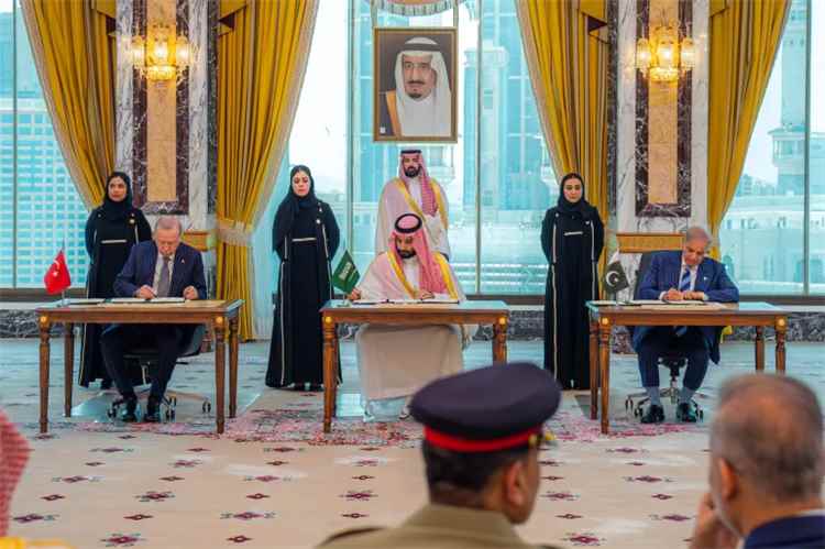 ماذا تعني اتفاقية مكة للدفاع المشترك بين السعودية وتركيا وباكستان بالنسبة للجيش اليمني؟