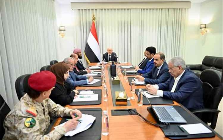 مجلس الدفاع الوطني يقر استمرار انعقاده الدائم ويتخذ قرارات لرفع الجاهزية وردع اعتداءات المليشيات الحوثية