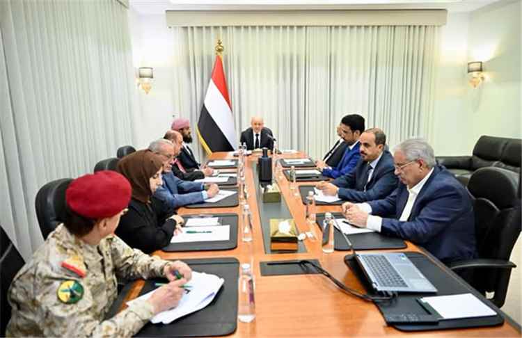 مجلس الدفاع الوطني يقر استمرار انعقاده الدائم ويتخذ قرارات لرفع الجاهزية وردع اعتداءات المليشيات الحوثية