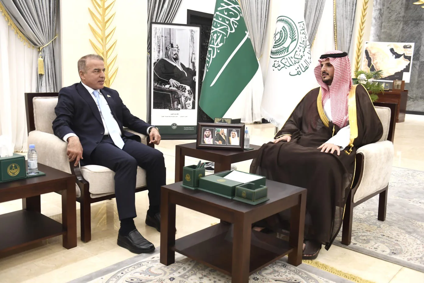 محافظ الطائف يستقبل القنصل العام للعراق ويبحثان موضوعات مشتركة