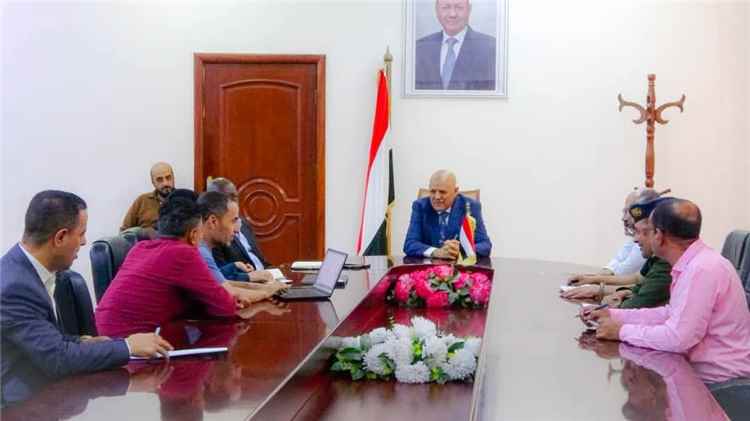 محافظ تعز يبحث مع مدير مكتب الأوتشا تعزيز الأمن وتوفير بيئة آمنة للعمل الإنساني