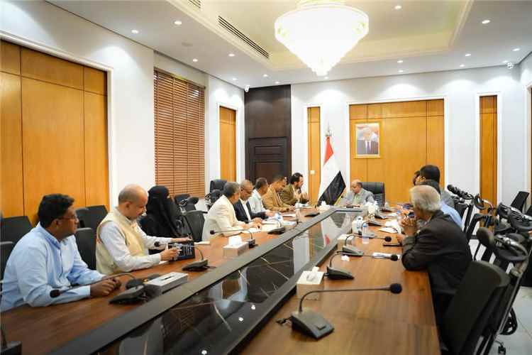 محافظ حضرموت يبحث مع منظمة اليونسكو حماية المواقع الأثرية وتطوير متحف المكلا