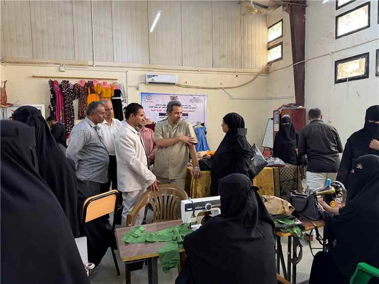 محافظ لحج مراد الحالمي يدشِّن دورات مهنية وتلمذة صناعية لتمكين 60 شاباً وفتاة في تُبَن