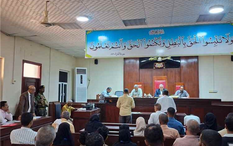 محكمة استئناف عدن تحجز قضية مقتل سائق باص الاجرة في عدن للحكم