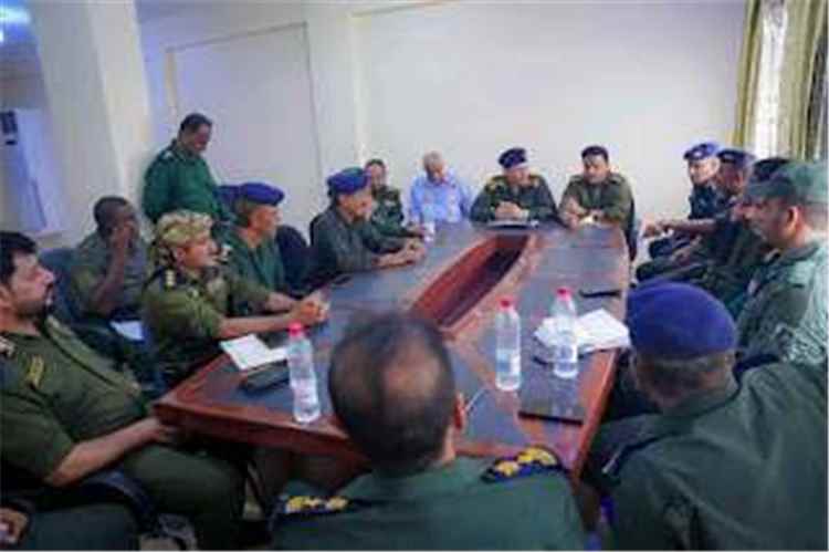 المشهد اليمني - مدير أمن أبين يُطلق خطة طوارئ أمنية جديدة.. ويُوجّه باجتماعات شهرية لـ"تصفير" المخاطر