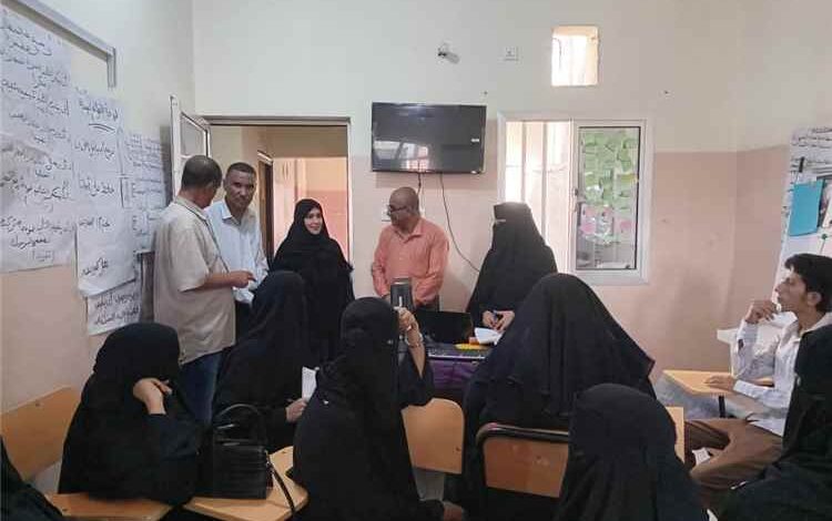 مدير تربية دار سعد يتفقد سير العملية التعليمية في مدرسة سنا عدن ويشيد بالنقلة النوعية للإدارة الجديدة
