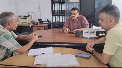 مدير عام البريقة يناقش مع مدير المنطقة الثالثة للكهرباء سبل تحسين الشبكة بالمديرية