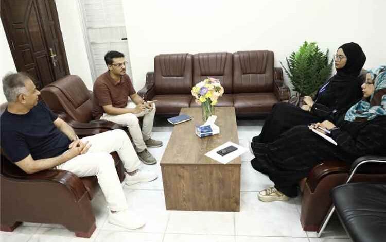 مدير عام التعليم الفني بعدن يناقش مع "مؤسسة رنين!" استكمال ترميم مختبرات "التجاري" وخطة التدخلات المقبلة بـ "البحري"
