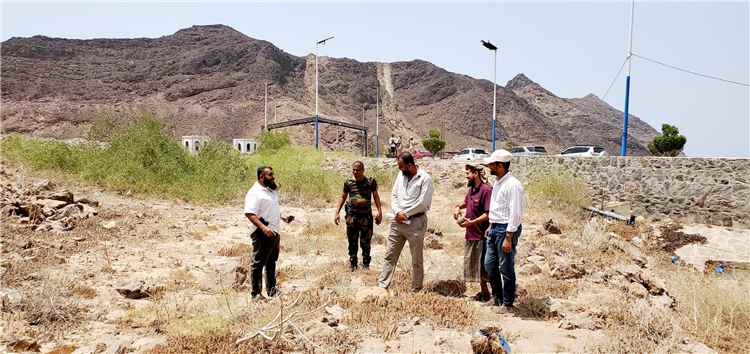 مدير عام التواهي يوجه بتنفيذ مشروع حفر بئر وإنشاء خزان مياه في القلوعة لتلبية احتياجات المواطنين