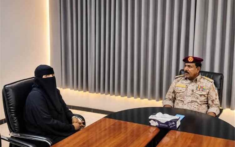 مدير عام اللجنة الوطنية للمرأة بساحل حضرموت تلتقي قائد المنطقة العسكرية الثانية لبحث تعزيز دور المرأة في الجانب العسكري