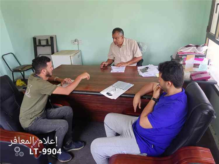 مدير عام المعافر يبحث مع المجلس النرويجي للاجئين تعزيز سبل العيش للنازحين