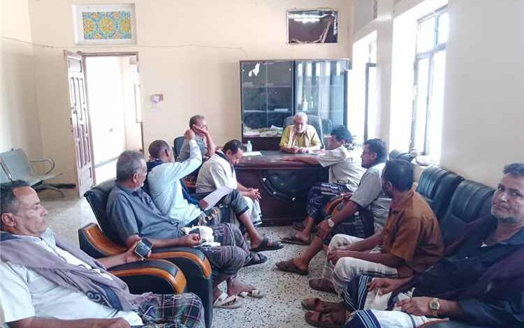 مدير عام الملاح يلتقي قيادة نقابة المعلمين ويبحث أوضاع العملية التعليمية وحقوق المعلمين