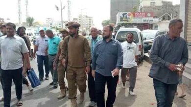 مدير عام المنصورة يشرف ميدانياً على حملة النظافة وإزالة العوائق في شارع القطيبي"شارع السجن سابقاً"