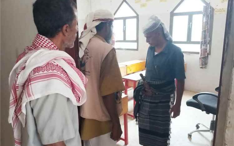 مدير عام الوضيع يطلع على تجهيزات افتتاح فرع الأحوال المدنية والبطاقة الذكية بالمديرية