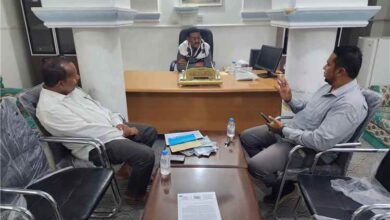 مدير عام تريم يناقش مع فريق مكتب الصحة بالمديرية إجراءات احتواء انتشار مرض الحصبة