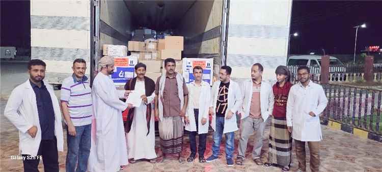 مدير عام مديرية شحن يتسلم مساعدات دوائية مقدمة من الهيئة العمانية للأعمال الخيرية لمستشفى السلطان قابوس
