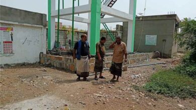 مدير عام مديرية لودر يتفقد مشاريع المياه والطاقة الشمسية في مستشفى محنف ويشيد بجهود المنفذين