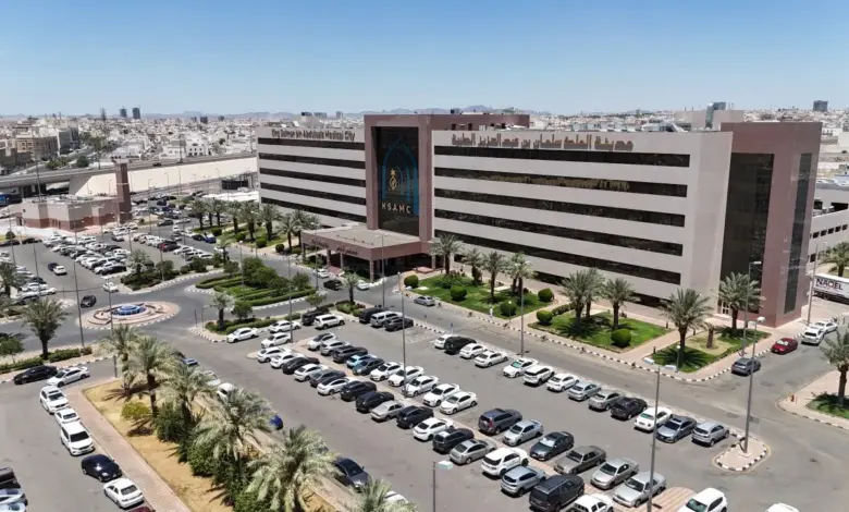 مدينة الملك سلمان الطبية تنهي معاناة ستيني من تضخم البروستاتا بليزر «HoLEP»