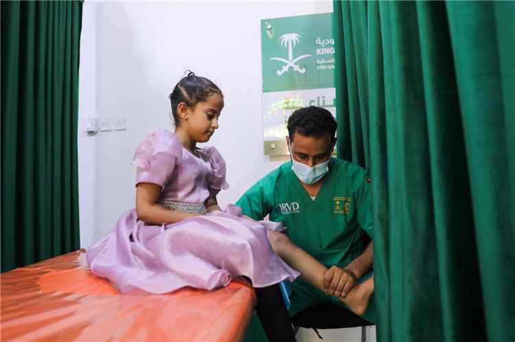 مركز الأطراف الصناعية بتعز يقدم أكثر من 14 ألف خدمة مجانية