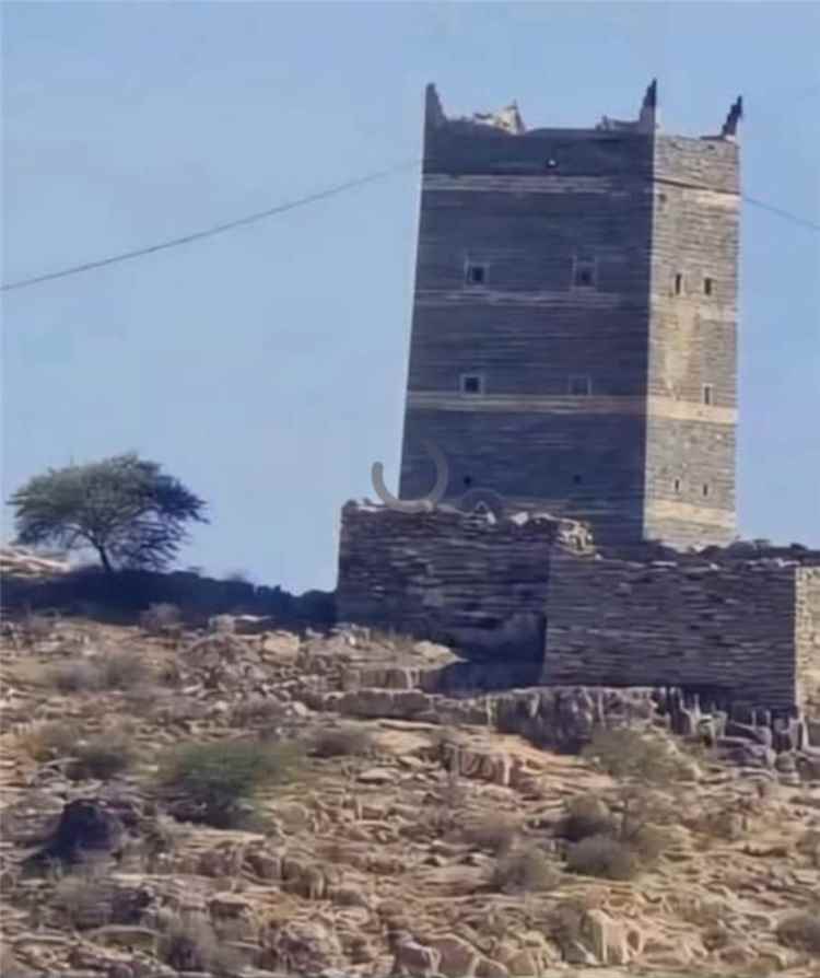 مركز المعلومات والتأهيل لحقوق الإنسان يدين تفجير حصن «دار المعلا» التاريخي في البيضاء ويطالب بحماية التراث اليمني