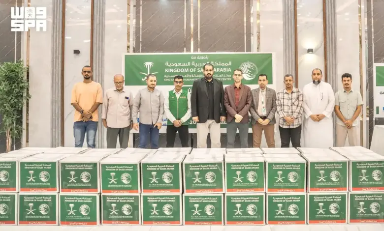 مركز الملك سلمان للإغاثة يوزع 7,200 سلة غذائية في ساحل حضرموت