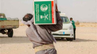 مركز الملك سلمان للإغاثة يوزع مساعدات غذائية لـ 5760 أسرة بمحافظة شبوة