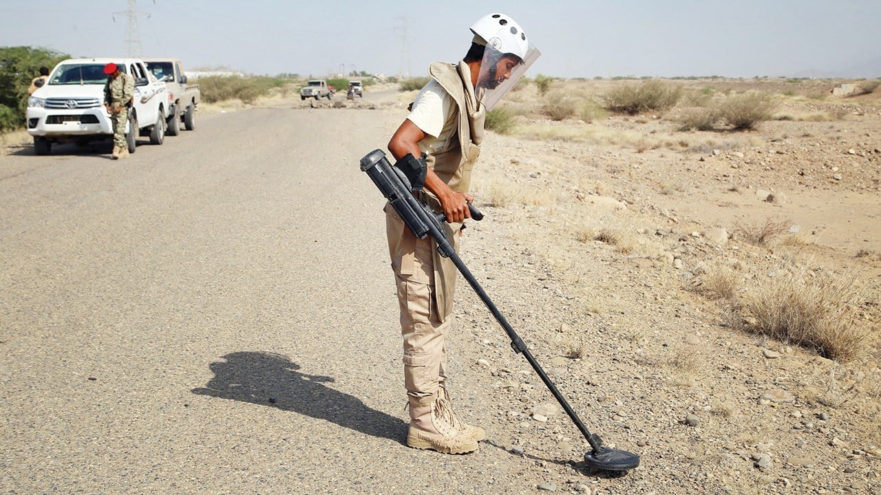 «مسام» ينتزع 5,287 لغمًا وذخيرة وعبوة ناسفة من اليمن خلال أسبوع