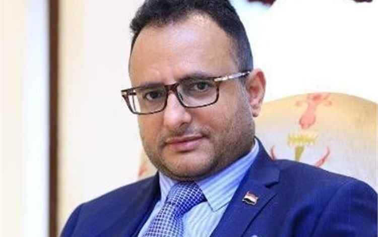 مستشار بمكتب الرئاسة: وجوه الماضي ما زالت تحكم اليمن.. والشباب فشلوا في انتزاع القيادة