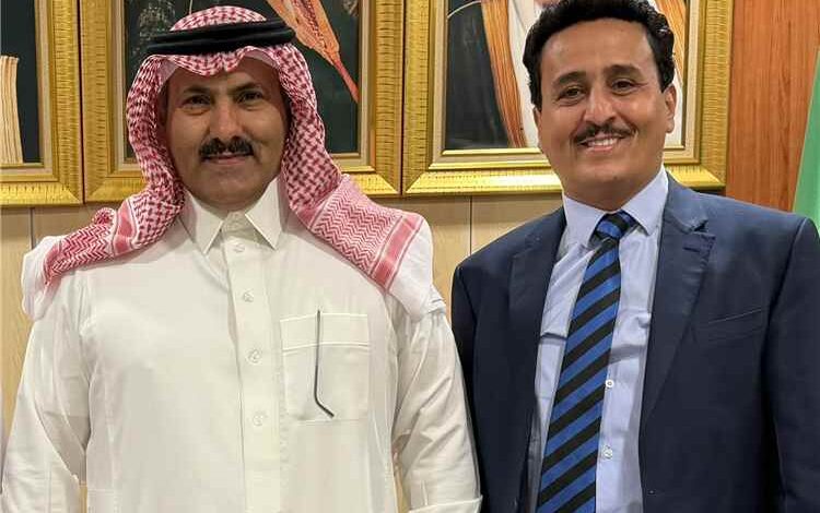 مستشار وزير الإعلام الشرفي: محمد آل جابر حمل همّ اليمن وتعرض لحملات استهداف ممنهجة بسبب مواقفه