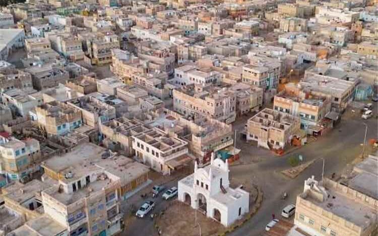مسلحون يغتالون مواطن أمام كورنيش الشحر ويلوذون بالفرار