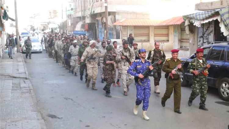 المشهد اليمني - مصادر عسكرية: تصاعد فرار عناصر الحوثيين من 6 جبهات بعد فشل هجمات ميدانية