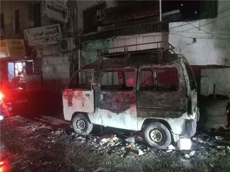 “مصدر رزقه الوحيد تحول لرماد”.. مبادرة إنسانية لإنقاذ سائق باص في العاصمة المؤقتة