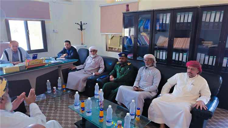 مصلحة شؤون القبائل بوادي وصحراء حضرموت تؤكد أهمية التكامل مع القضاء لتنظيم إثبات الألقاب وتعزيز السلم المجتمعي